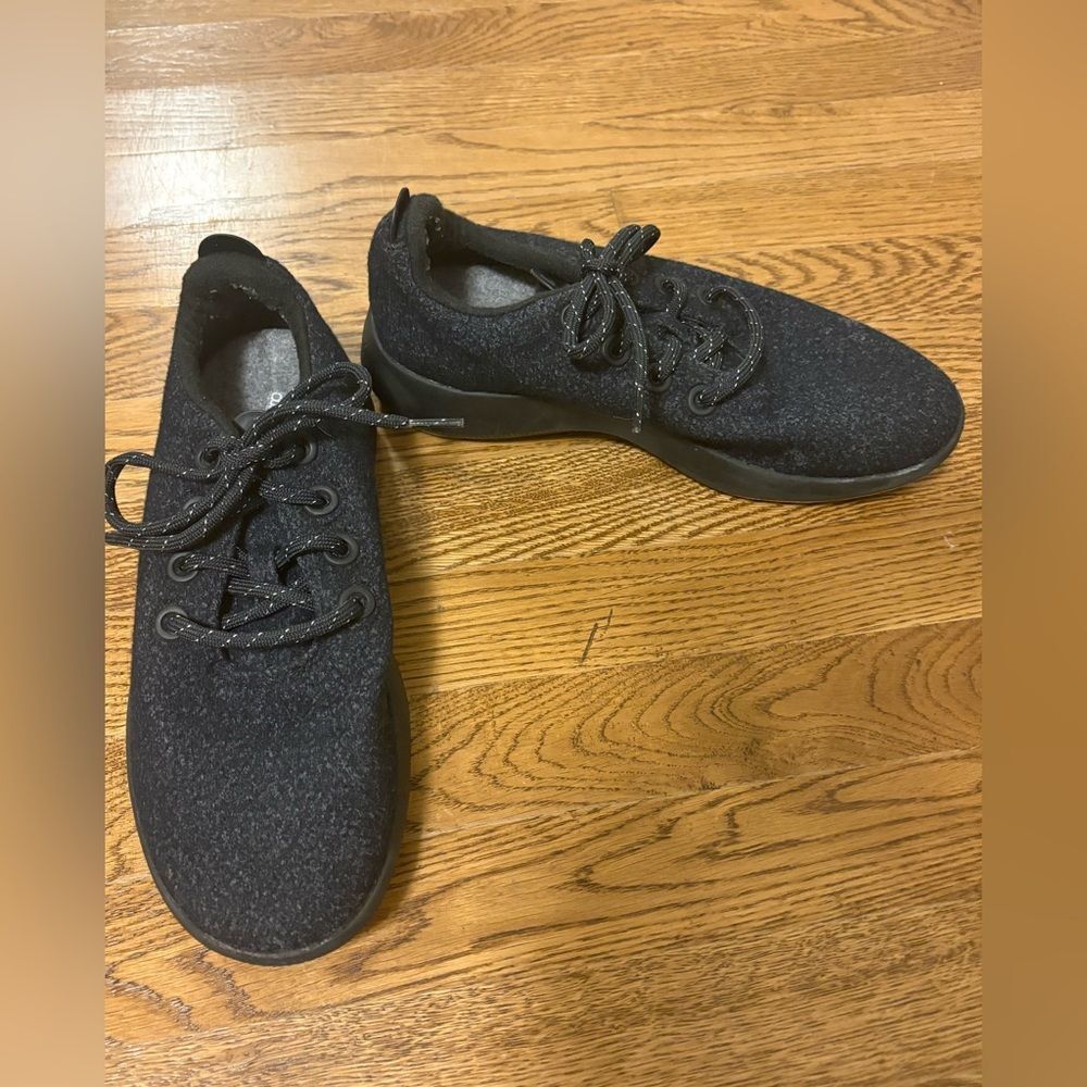 AllBirds Women's Wool Runner Natural Black. Size 9
